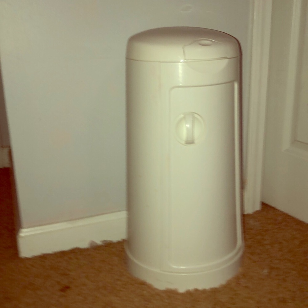 Arm and Hammer Diaper Pail